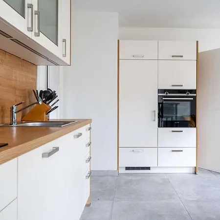 With 2 Bedrooms * غريتسيل