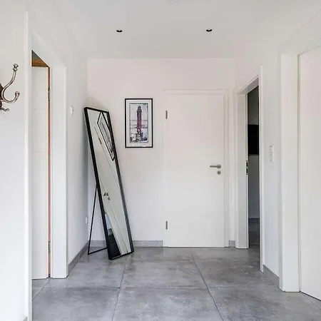 With 2 Bedrooms بيت للعطل *